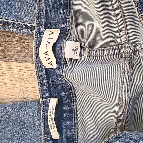 High Rise Skinny Jeans - Picture 8 of 8